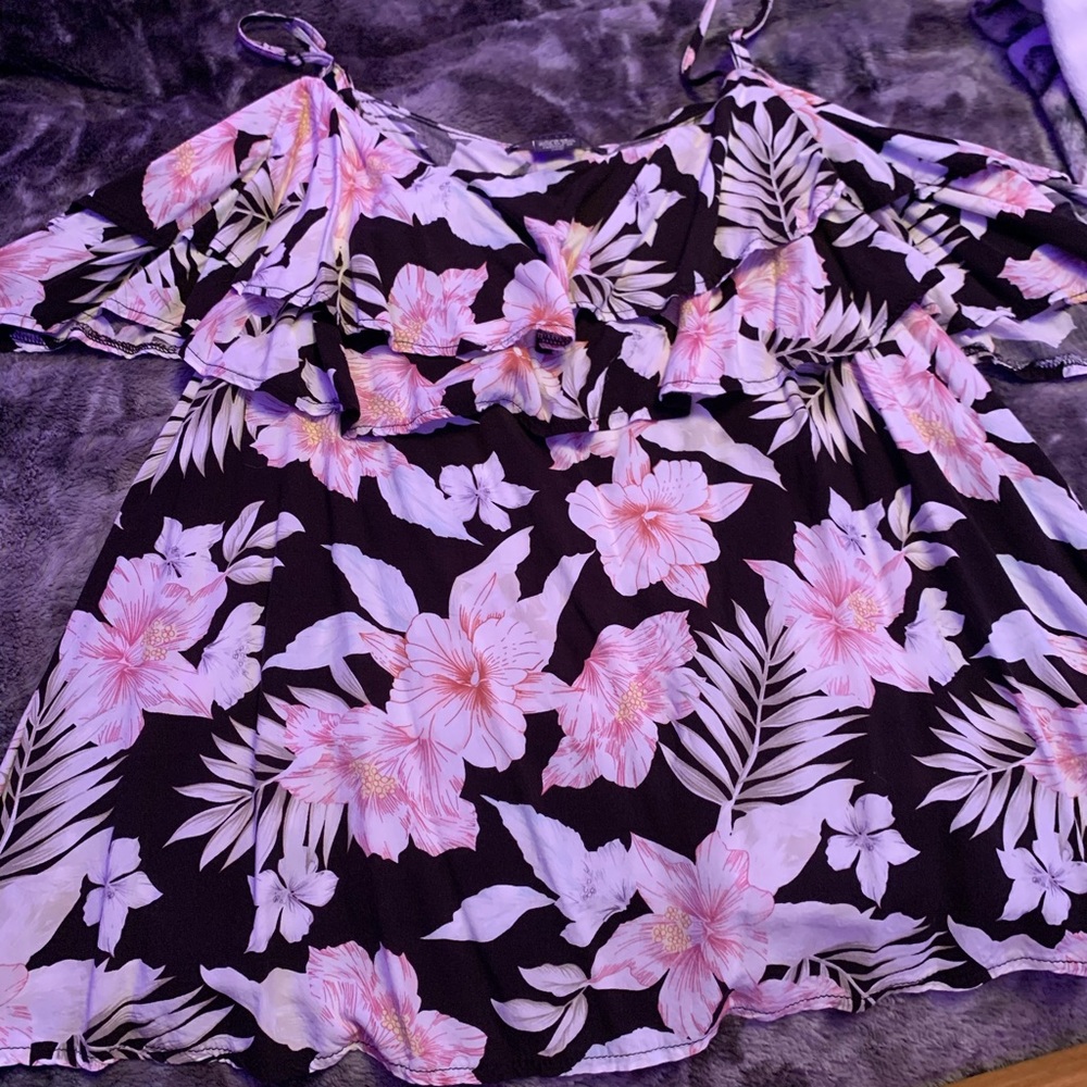 Off shoulder skinny strap floral top